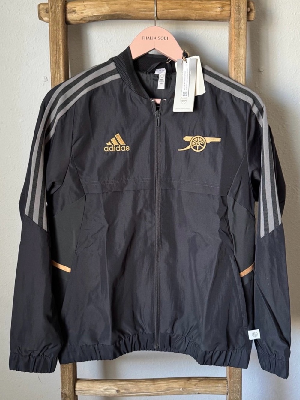 Kids unisex Adidas Arsenal Condivo Anthem windbreaker Jacket
Size large 13/14
